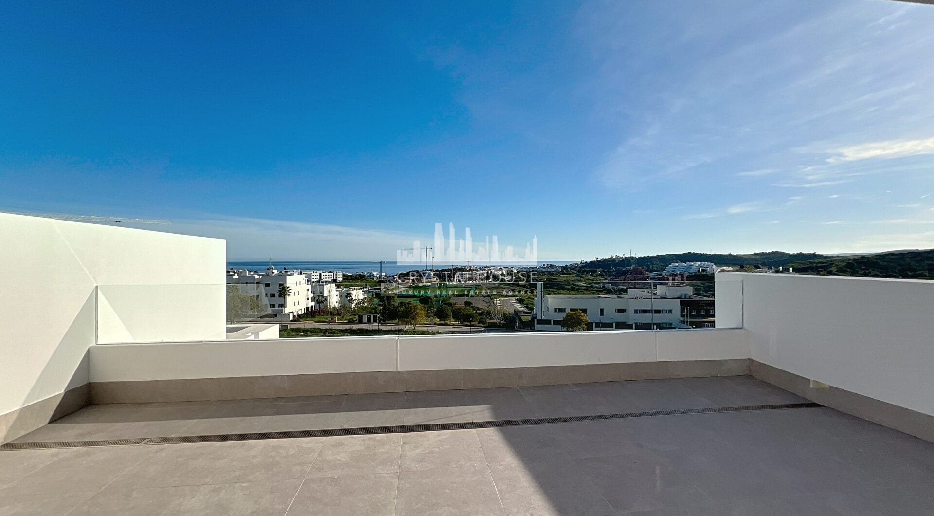Stunning Penthouse with Panoramic Views in Estepona West