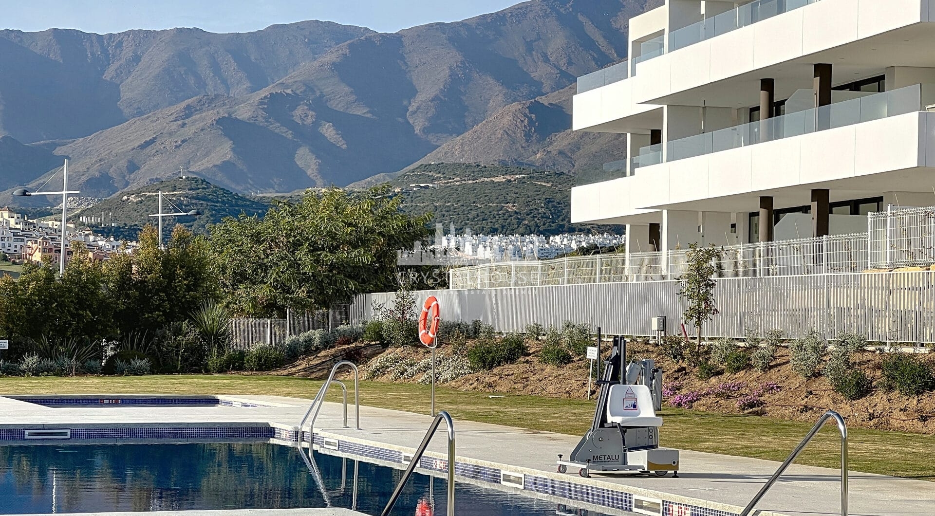 Stunning Penthouse with Panoramic Views in Estepona West