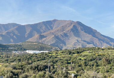 Stunning Penthouse with Panoramic Views in Estepona West