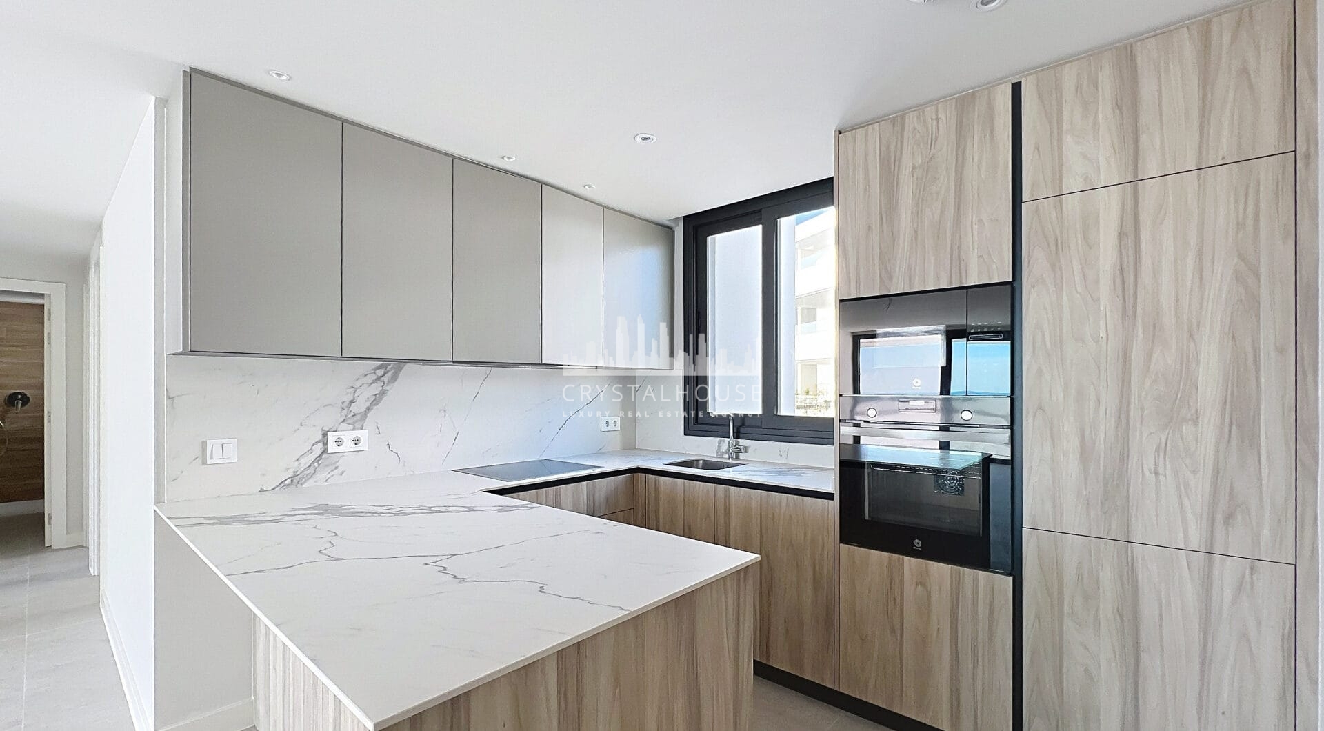 Stunning Penthouse with Panoramic Views in Estepona West