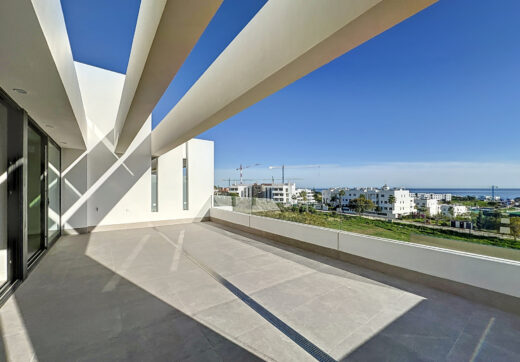 Stunning Penthouse with Panoramic Views in Estepona West