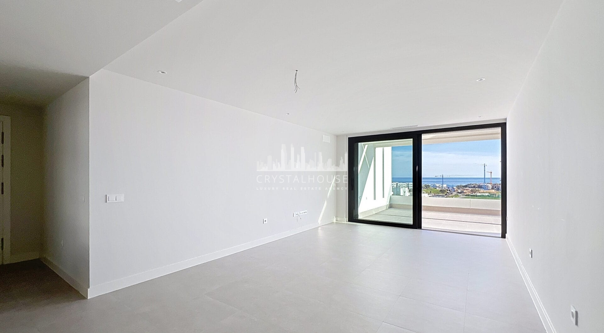 Stunning Penthouse with Panoramic Views in Estepona West