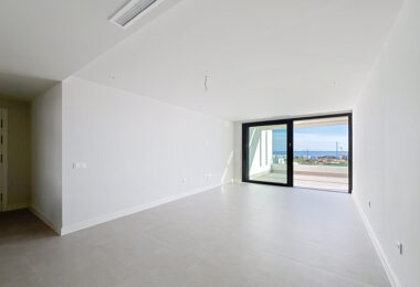 Stunning Penthouse with Panoramic Views in Estepona West
