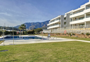 Stunning Penthouse with Panoramic Views in Estepona West