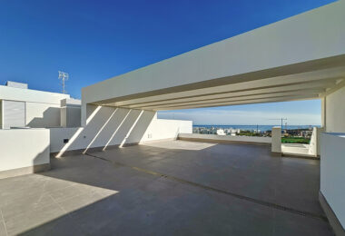 Stunning Penthouse with Panoramic Views in Estepona West