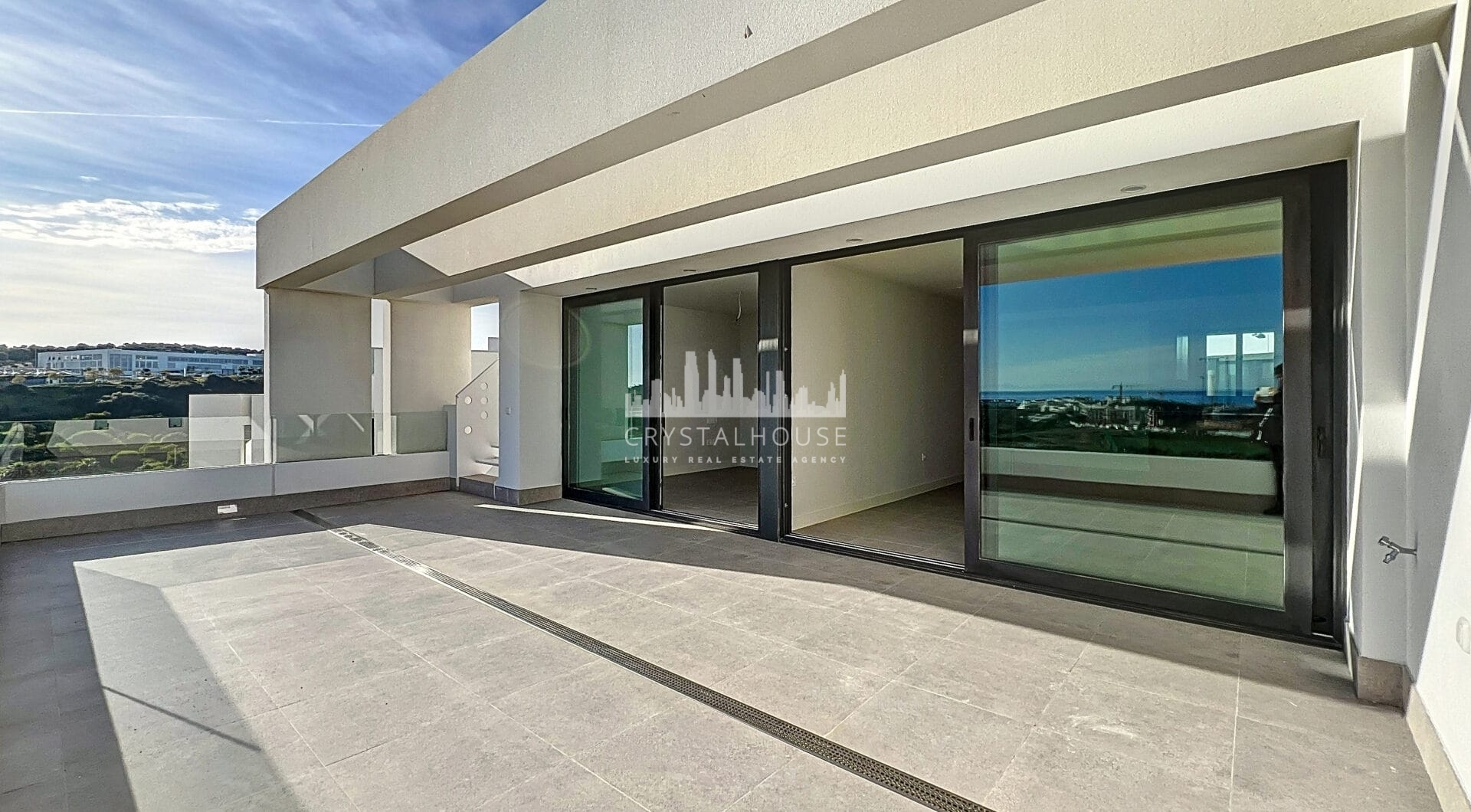 Stunning Penthouse with Panoramic Views in Estepona West