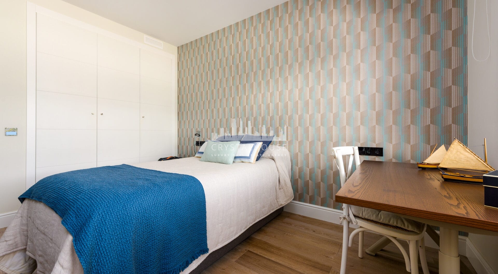 Luxury apartment in Mirador Estepona Hills Phase I, Costa del Sol.