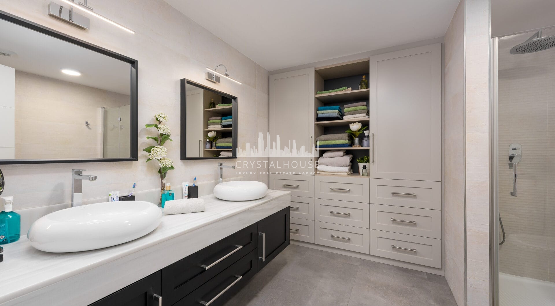 Luxury apartment in Mirador Estepona Hills Phase I, Costa del Sol.