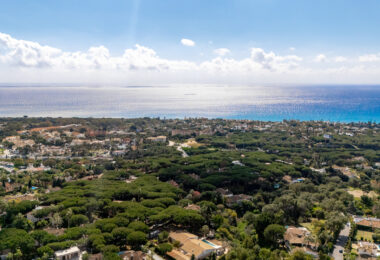 Beautiful, south facing four bedroom Villa located in the sought after area of Hacienda Las Chapas, Marbella
