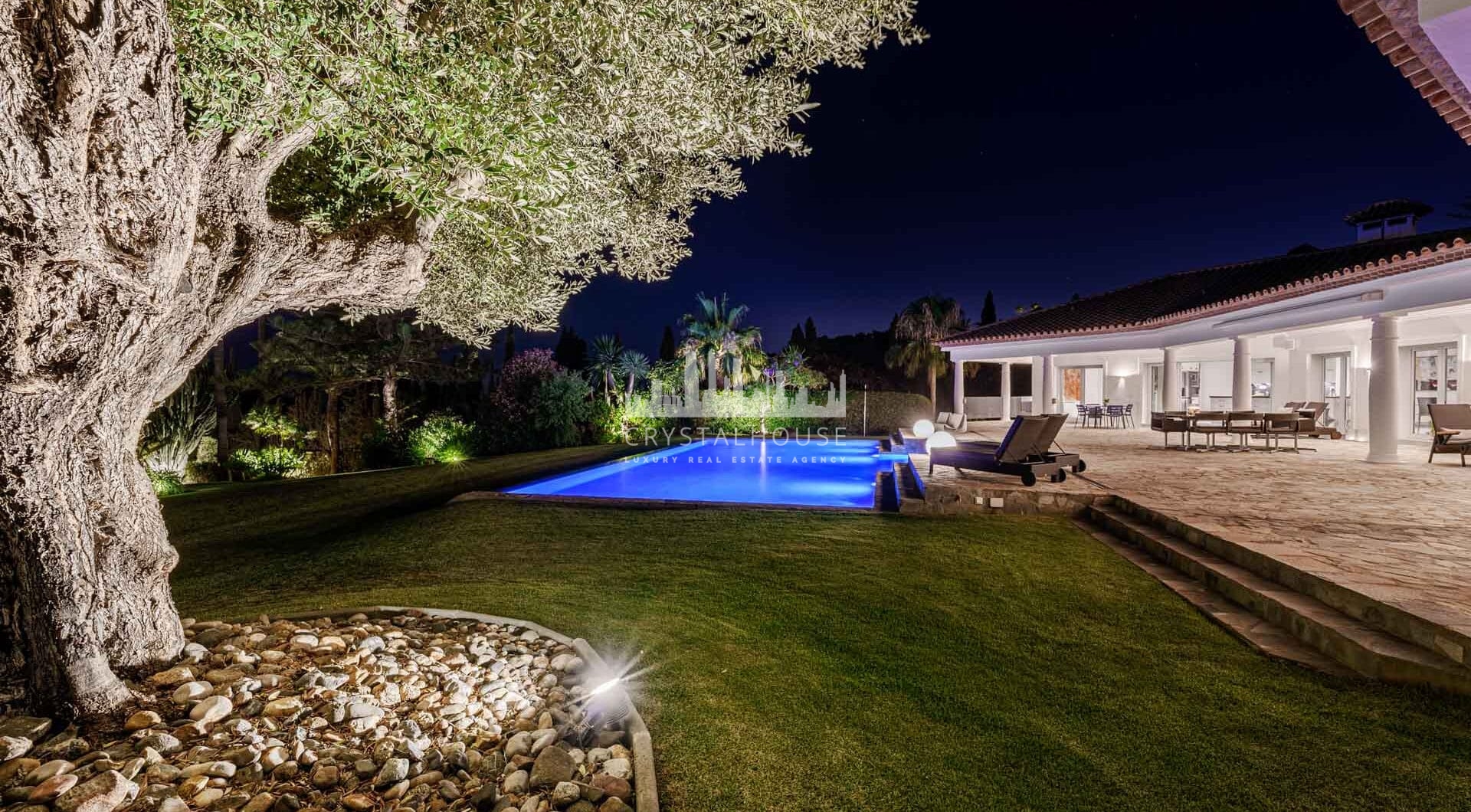 Beautiful, south facing four bedroom Villa located in the sought after area of Hacienda Las Chapas, Marbella