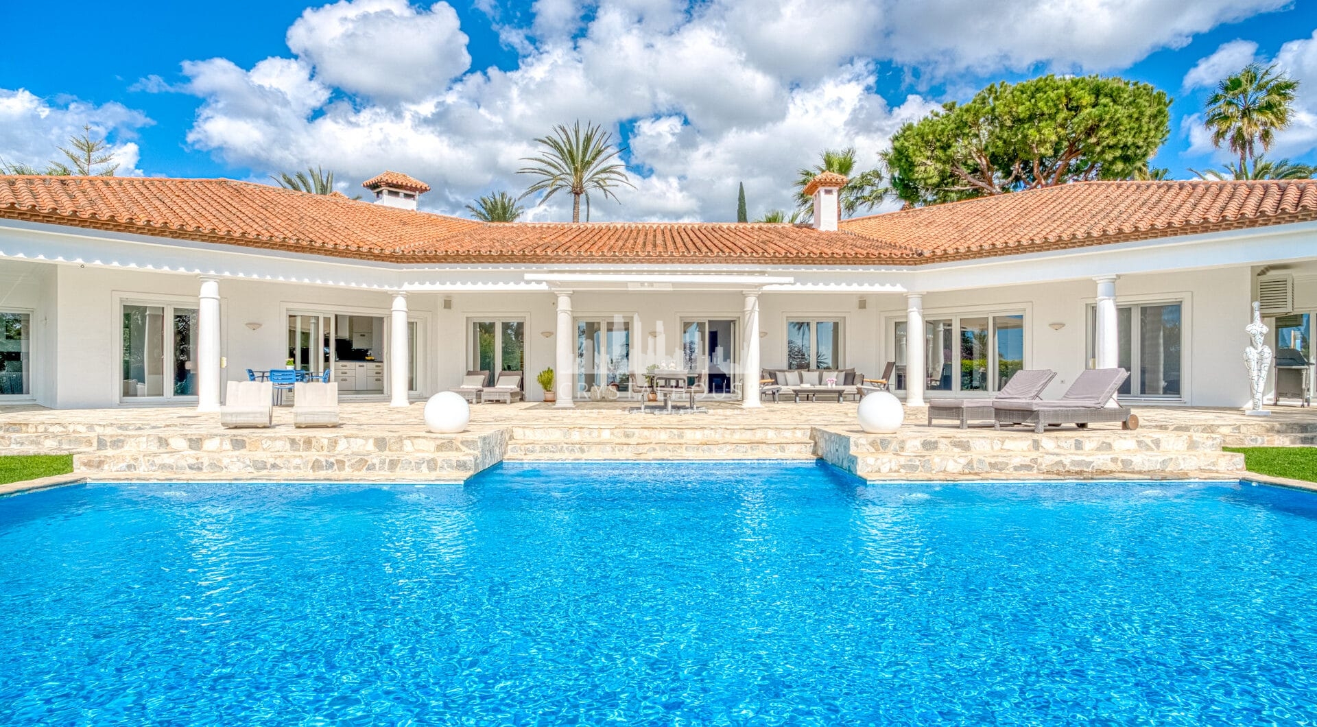 Beautiful, south facing four bedroom Villa located in the sought after area of Hacienda Las Chapas, Marbella