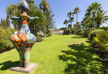 Beautiful, south facing four bedroom Villa located in the sought after area of Hacienda Las Chapas, Marbella
