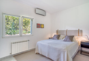 Beautiful, south facing four bedroom Villa located in the sought after area of Hacienda Las Chapas, Marbella