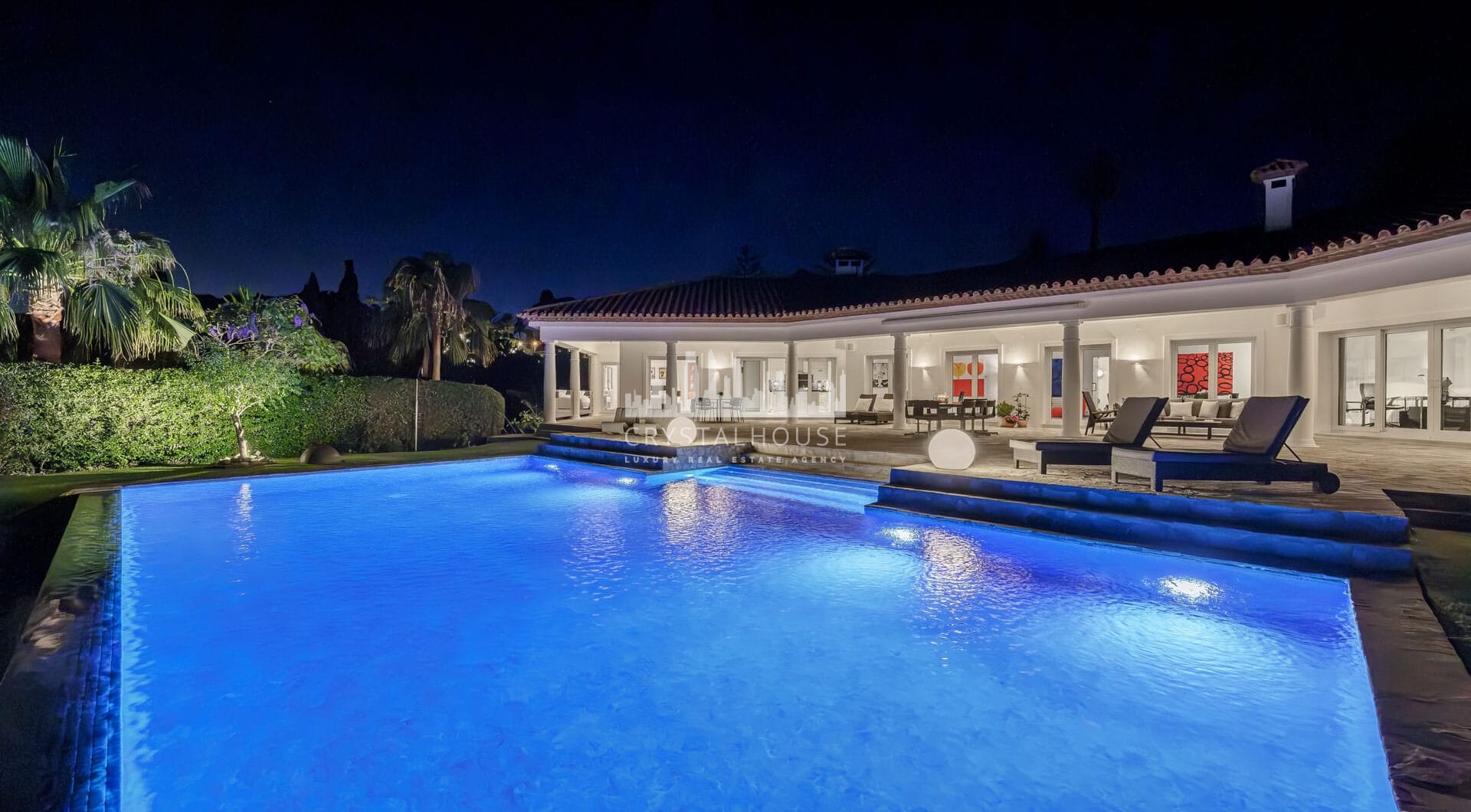Beautiful, south facing four bedroom Villa located in the sought after area of Hacienda Las Chapas, Marbella
