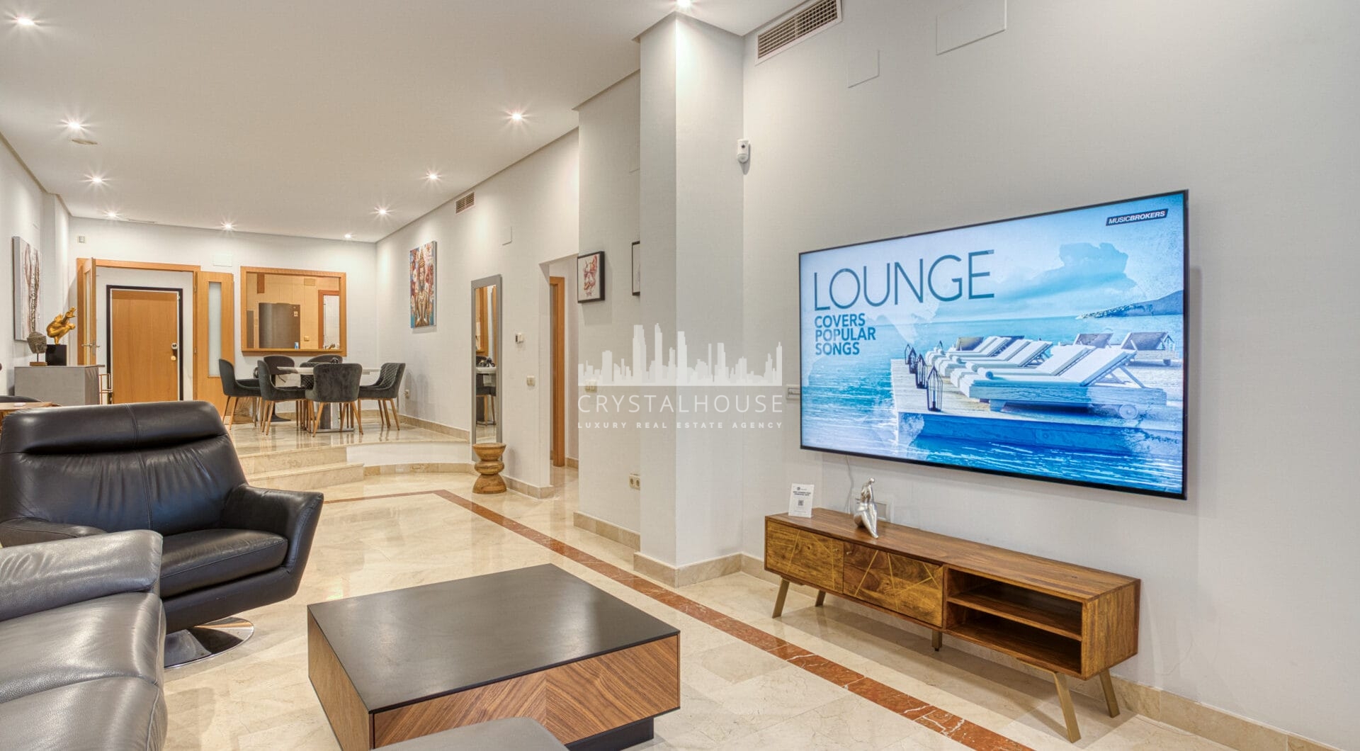 Fantastic Three-Bedroom Apartment in Las Mimosas Beach Gardens, Nueva Andalucía