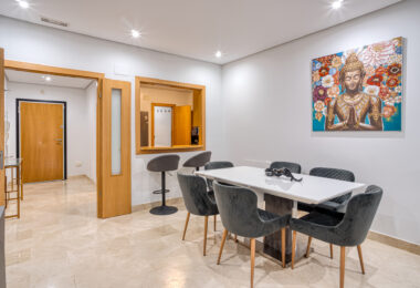 Fantastic Three-Bedroom Apartment in Las Mimosas Beach Gardens, Nueva Andalucía