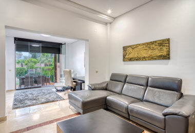 Fantastic Three-Bedroom Apartment in Las Mimosas Beach Gardens, Nueva Andalucía