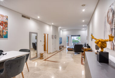 Fantastic Three-Bedroom Apartment in Las Mimosas Beach Gardens, Nueva Andalucía