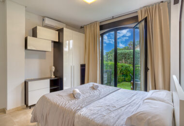Fantastic Three-Bedroom Apartment in Las Mimosas Beach Gardens, Nueva Andalucía
