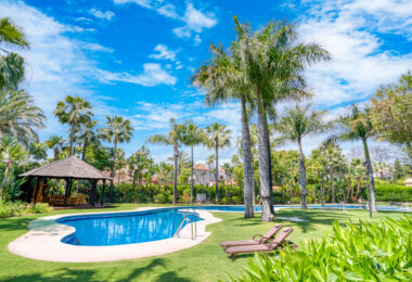 Fantastic Three-Bedroom Apartment in Las Mimosas Beach Gardens, Nueva Andalucía