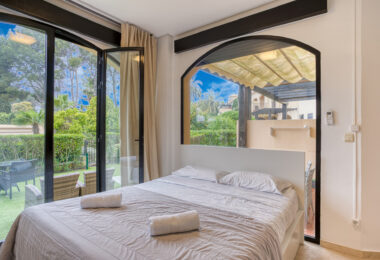 Fantastic Three-Bedroom Apartment in Las Mimosas Beach Gardens, Nueva Andalucía