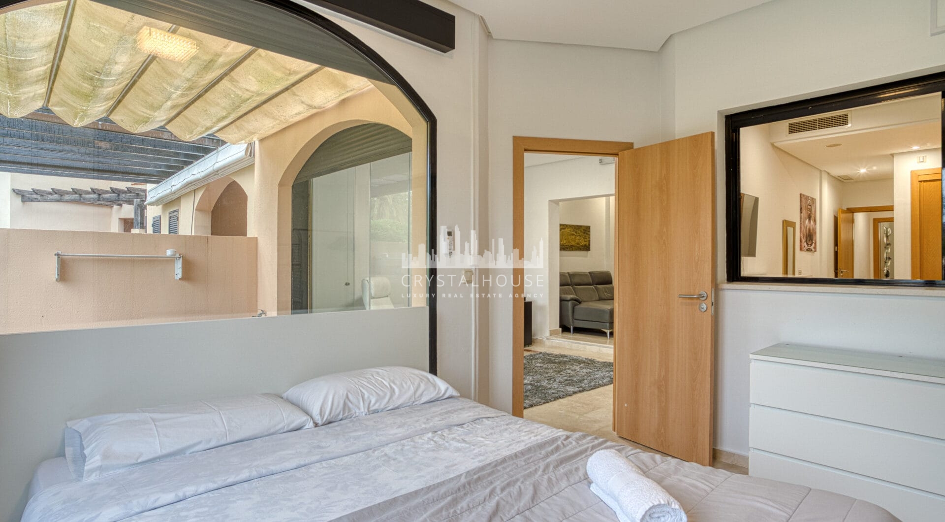 Fantastic Three-Bedroom Apartment in Las Mimosas Beach Gardens, Nueva Andalucía