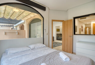 Fantastic Three-Bedroom Apartment in Las Mimosas Beach Gardens, Nueva Andalucía