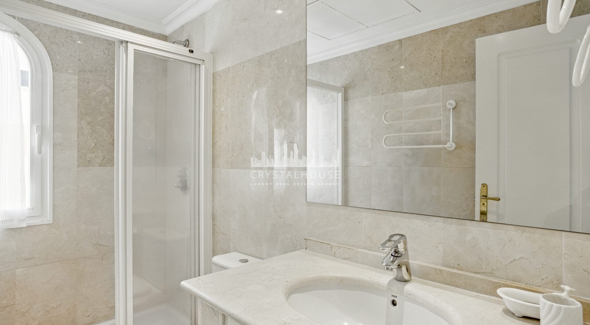 Exclusive Two-Bedroom South-Facing Apartment with Sea Views in La Herradura, Marbella