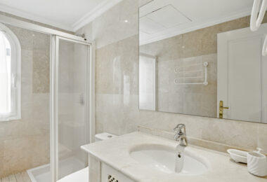 Exclusive Two-Bedroom South-Facing Apartment with Sea Views in La Herradura, Marbella