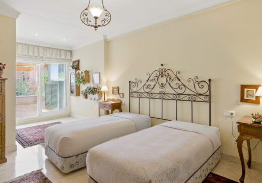 Exclusive Two-Bedroom South-Facing Apartment with Sea Views in La Herradura, Marbella