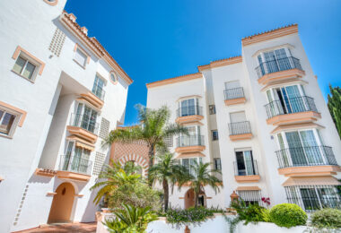 Exclusive Two-Bedroom South-Facing Apartment with Sea Views in La Herradura, Marbella