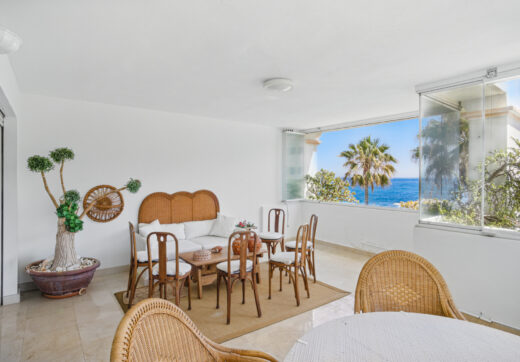 Exclusive Two-Bedroom South-Facing Apartment with Sea Views in La Herradura, Marbella