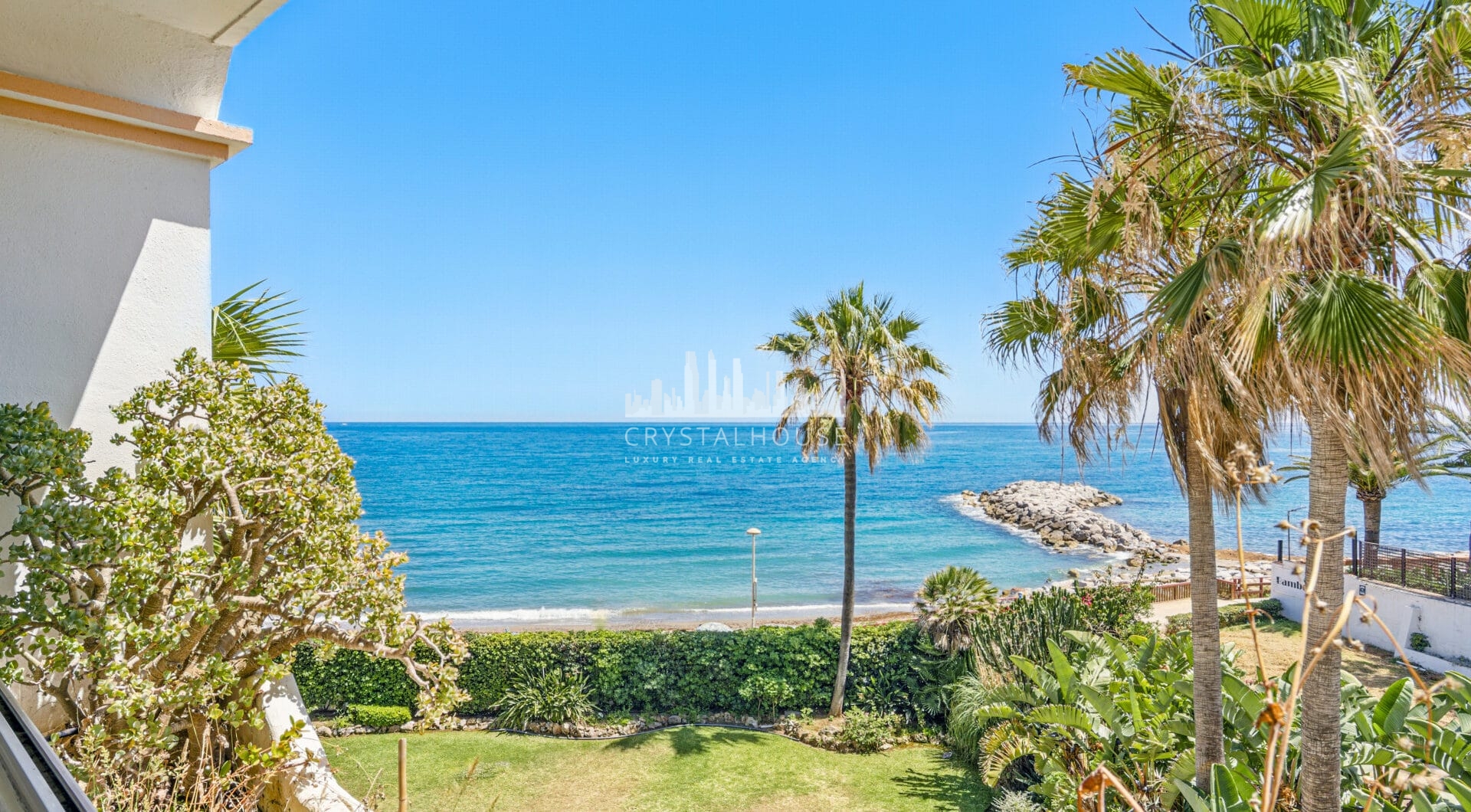 Exclusive Two-Bedroom South-Facing Apartment with Sea Views in La Herradura, Marbella
