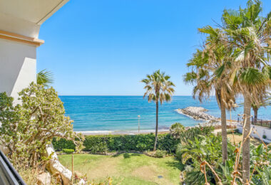 Exclusive Two-Bedroom South-Facing Apartment with Sea Views in La Herradura, Marbella