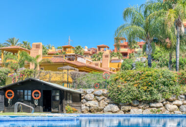 Lovely two bedroom, south west facing apartment in La Reserva de Marbella; with sea views