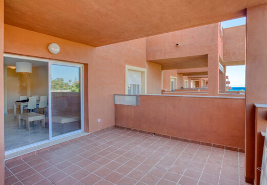 Lovely two bedroom, south west facing apartment in La Reserva de Marbella; with sea views