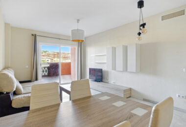 Lovely two bedroom, south west facing apartment in La Reserva de Marbella; with sea views