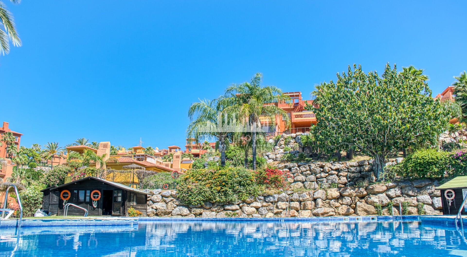 Lovely two bedroom, south west facing apartment in La Reserva de Marbella; with sea views