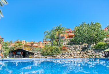 Lovely two bedroom, south west facing apartment in La Reserva de Marbella; with sea views