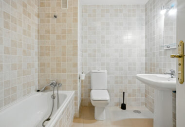 Lovely two bedroom, south west facing apartment in La Reserva de Marbella; with sea views