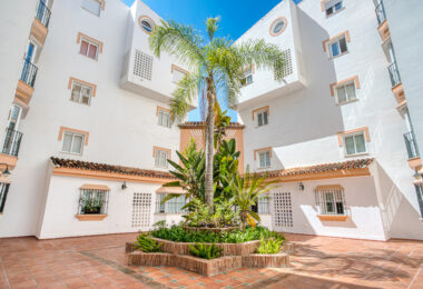 Spacious Three Bedroom, South-Facing Ground Floor Apartment in La Herradura, Marbella