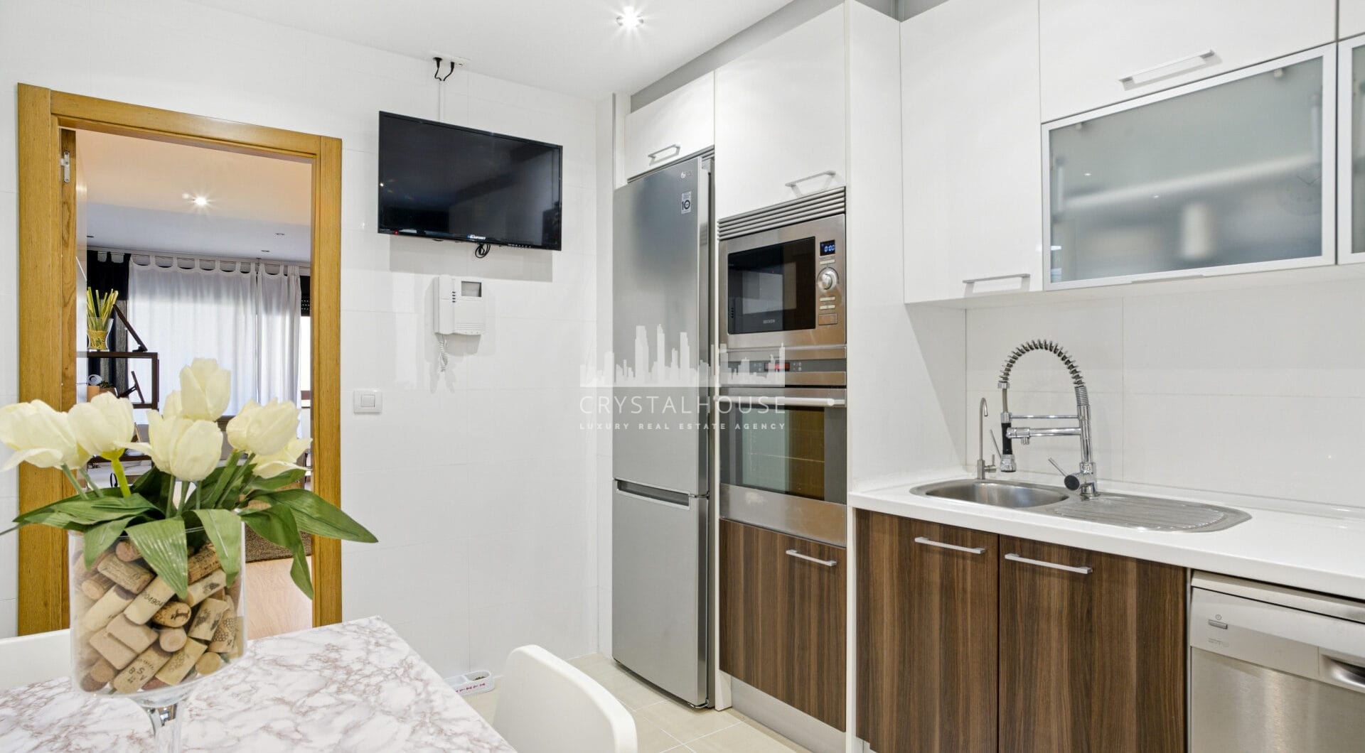 Spacious three bedroom, south west facing apartment in the gated community Ribera Luar, Estepona with large private garden