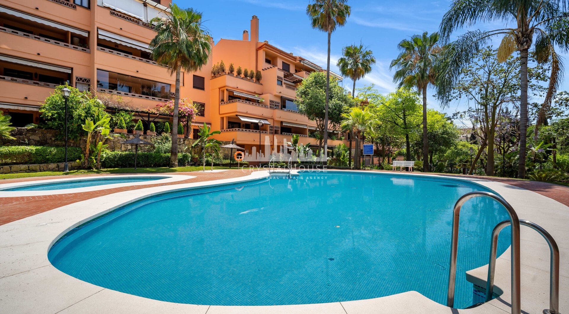 Lovely three bedroom apartment located in the heart of the Golden Mile of Marbella, Costa Nagüeles III