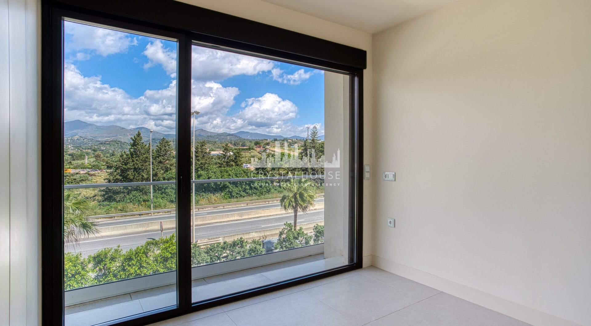 Luxurious four-bedroom duplex penthouse located in a beachfront community on Marbella’s prestigious New Golden Mile with sea views