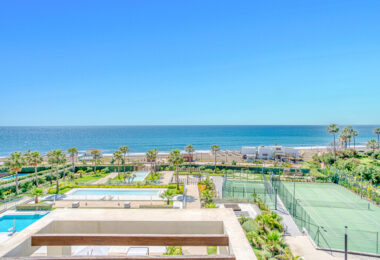 Luxurious four-bedroom duplex penthouse located in a beachfront community on Marbella’s prestigious New Golden Mile with sea views