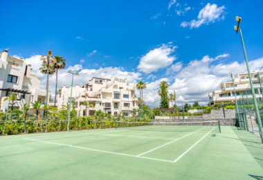Luxurious four-bedroom duplex penthouse located in a beachfront community on Marbella’s prestigious New Golden Mile with sea views