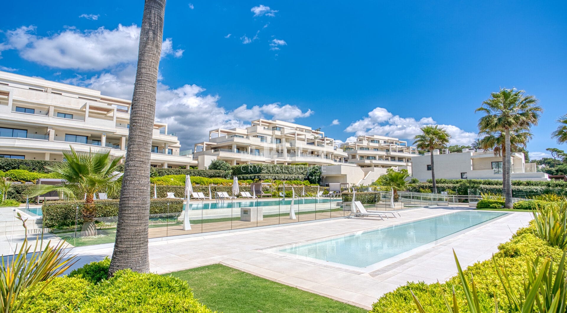 Luxurious four-bedroom duplex penthouse located in a beachfront community on Marbella’s prestigious New Golden Mile with sea views