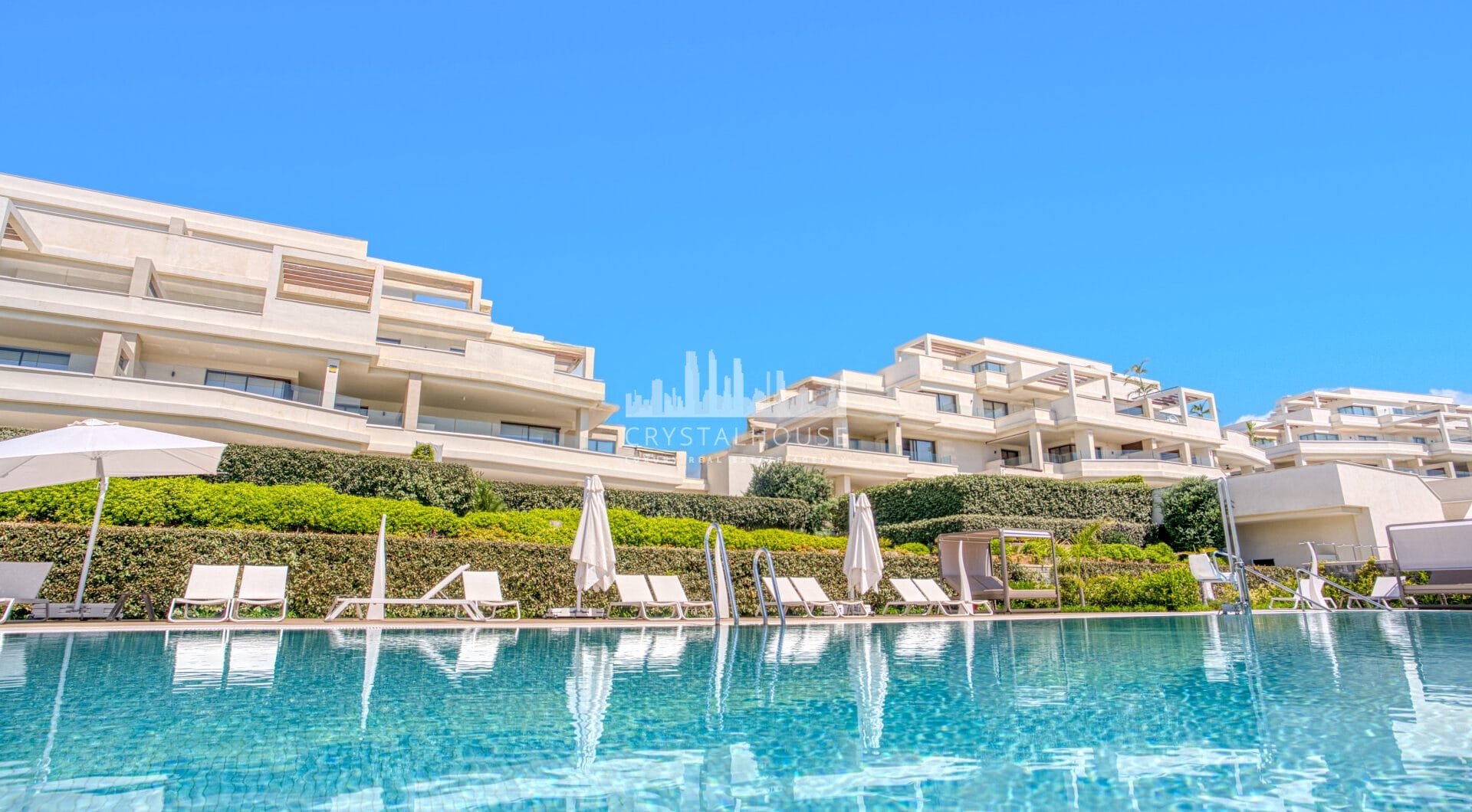 Luxurious four-bedroom duplex penthouse located in a beachfront community on Marbella’s prestigious New Golden Mile with sea views