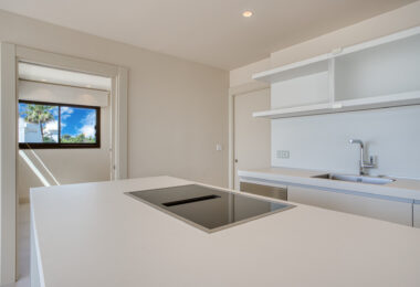 Luxurious four-bedroom duplex penthouse located in a beachfront community on Marbella’s prestigious New Golden Mile with sea views