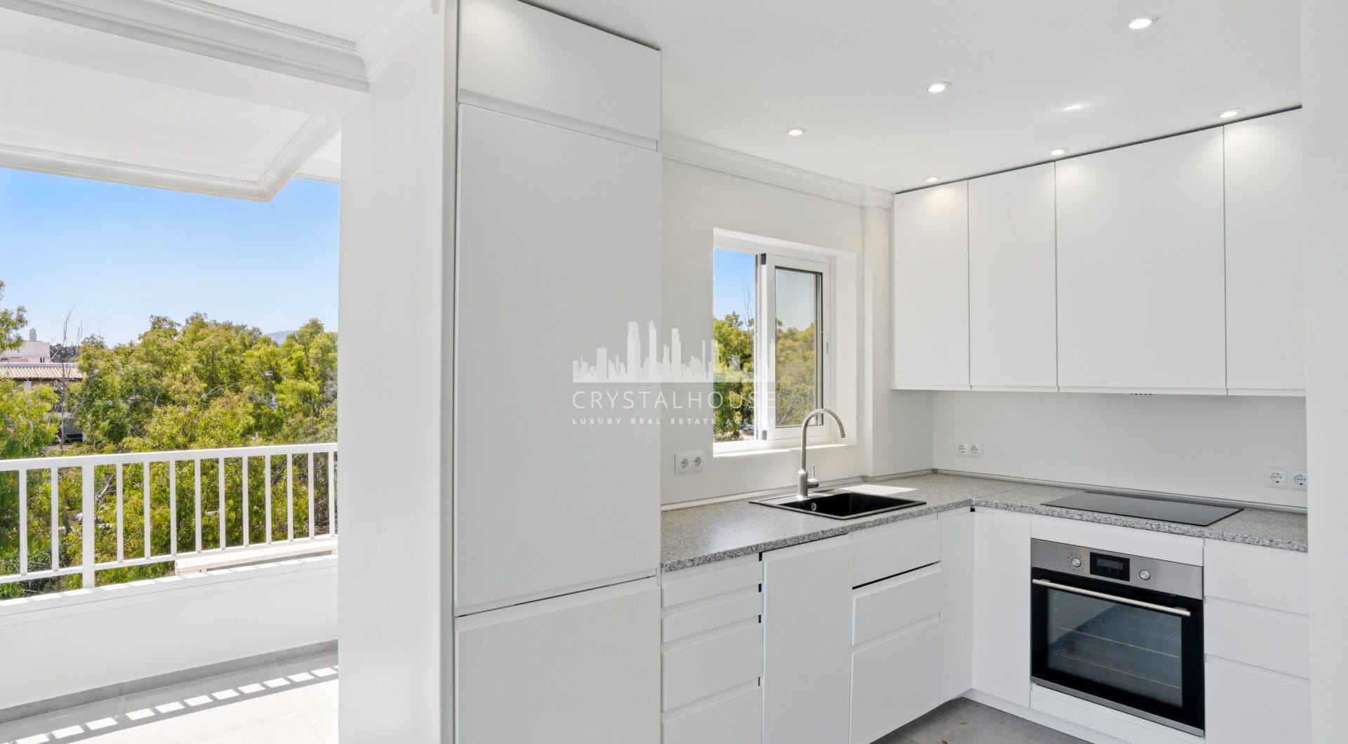 Fully Renovated, One Bedroom Apartment in Río Verde, On Marbella´s prestigious Golden Mile